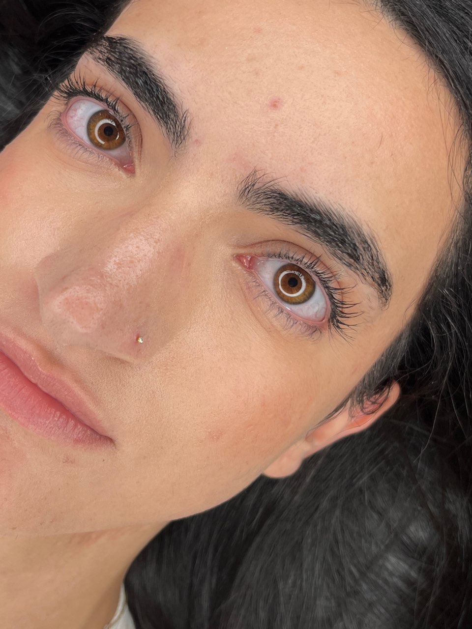 עיצוב גבות לפני ואחרי