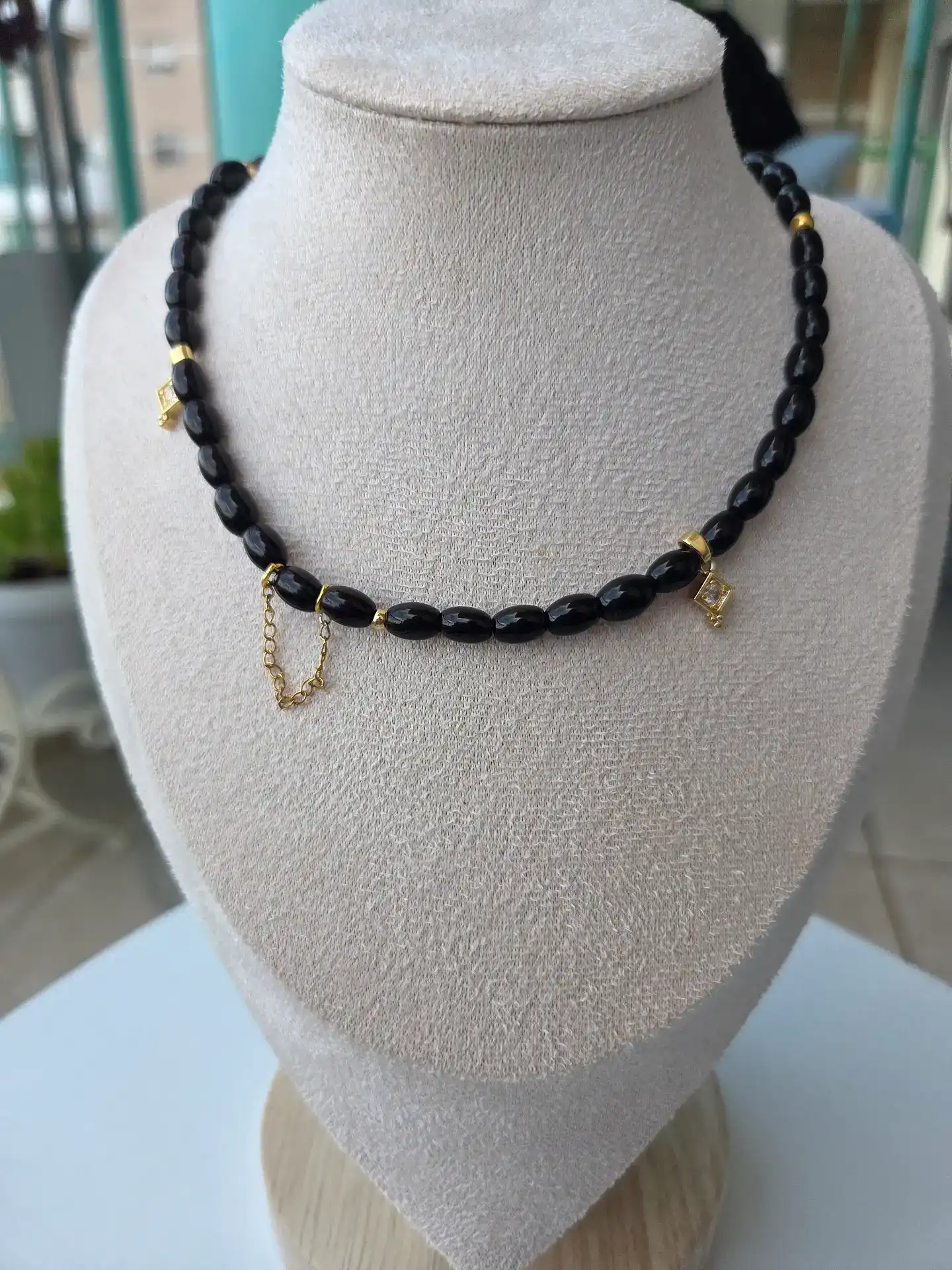 חרוזי פנינה שחורים