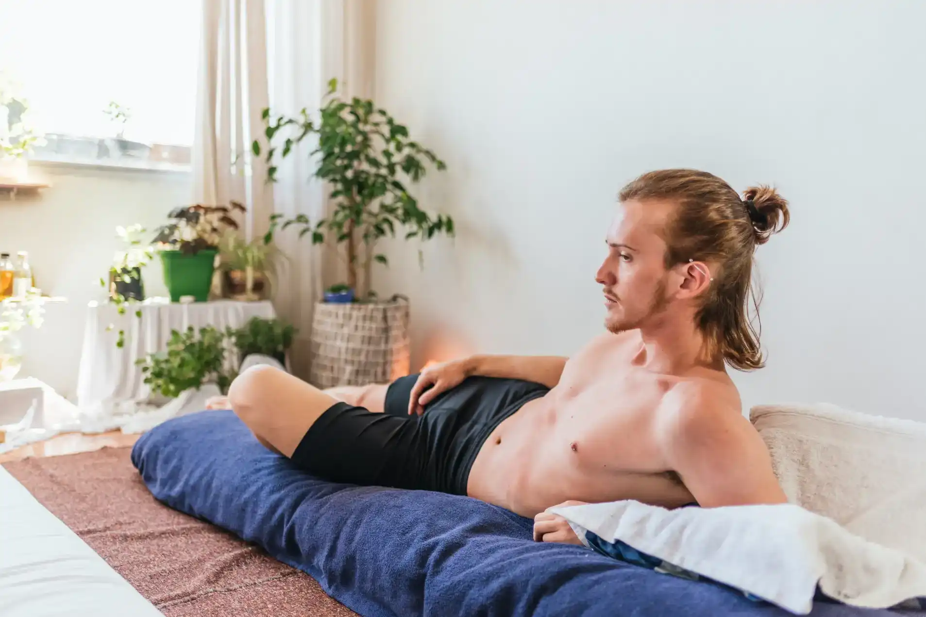 האם טיפול רצפת האגן לגברים יכול לסייע בכאבים כרוניים באגן ובגב התחתון