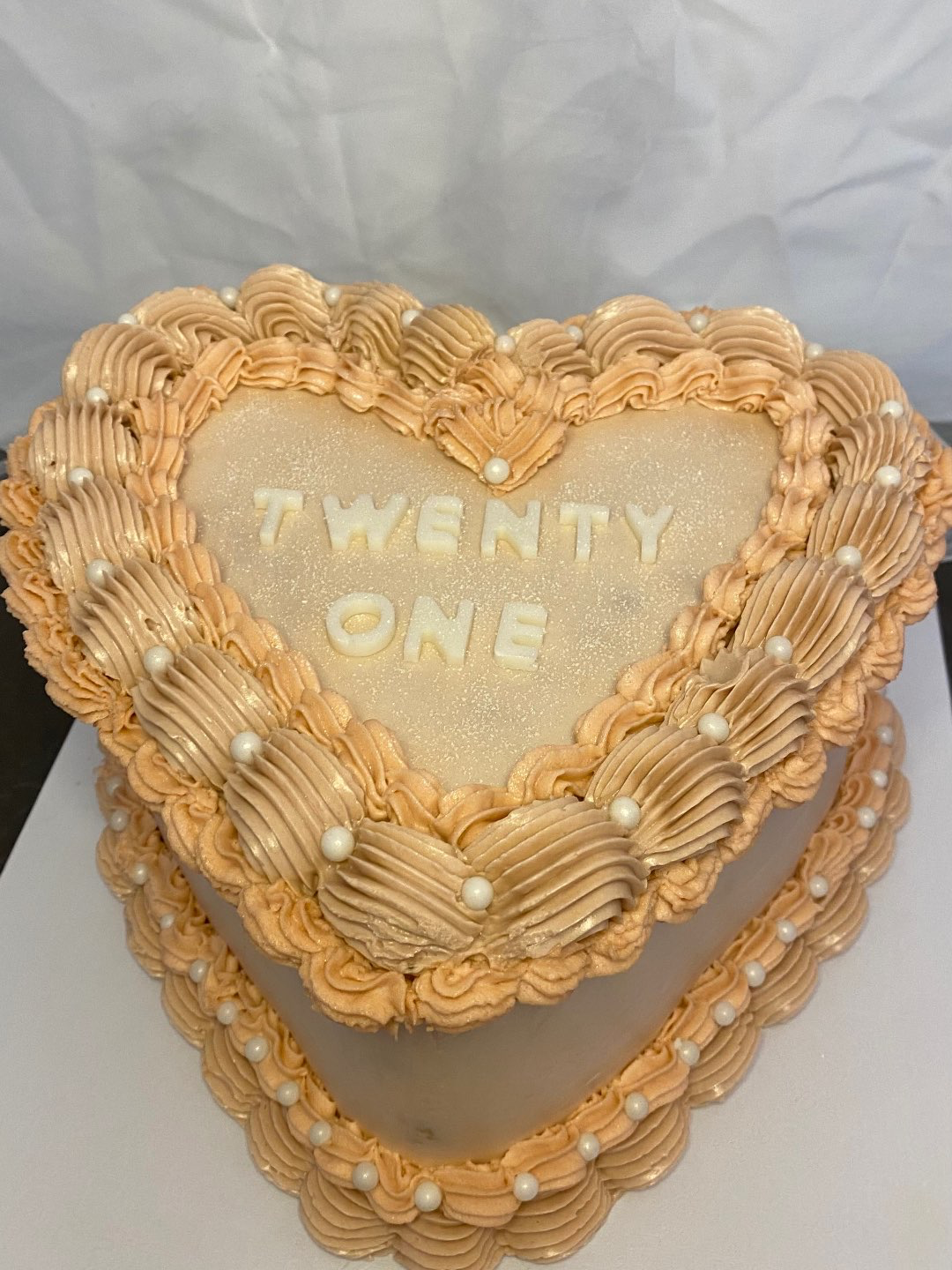 עוגת וינטאג׳ לב