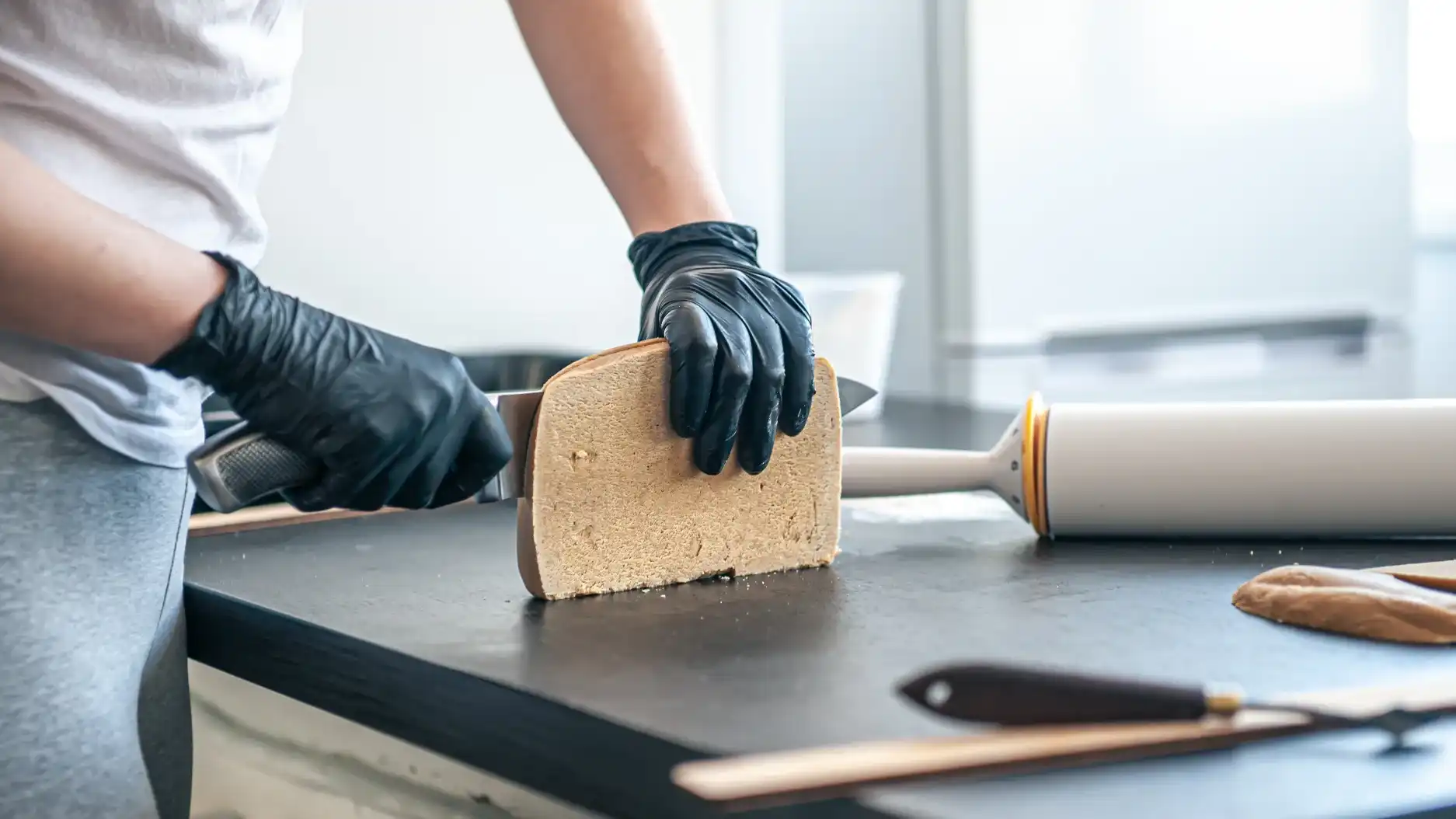 סדנת גבס – לומדים לעבוד עם חומר וליצור עיצוב אישי