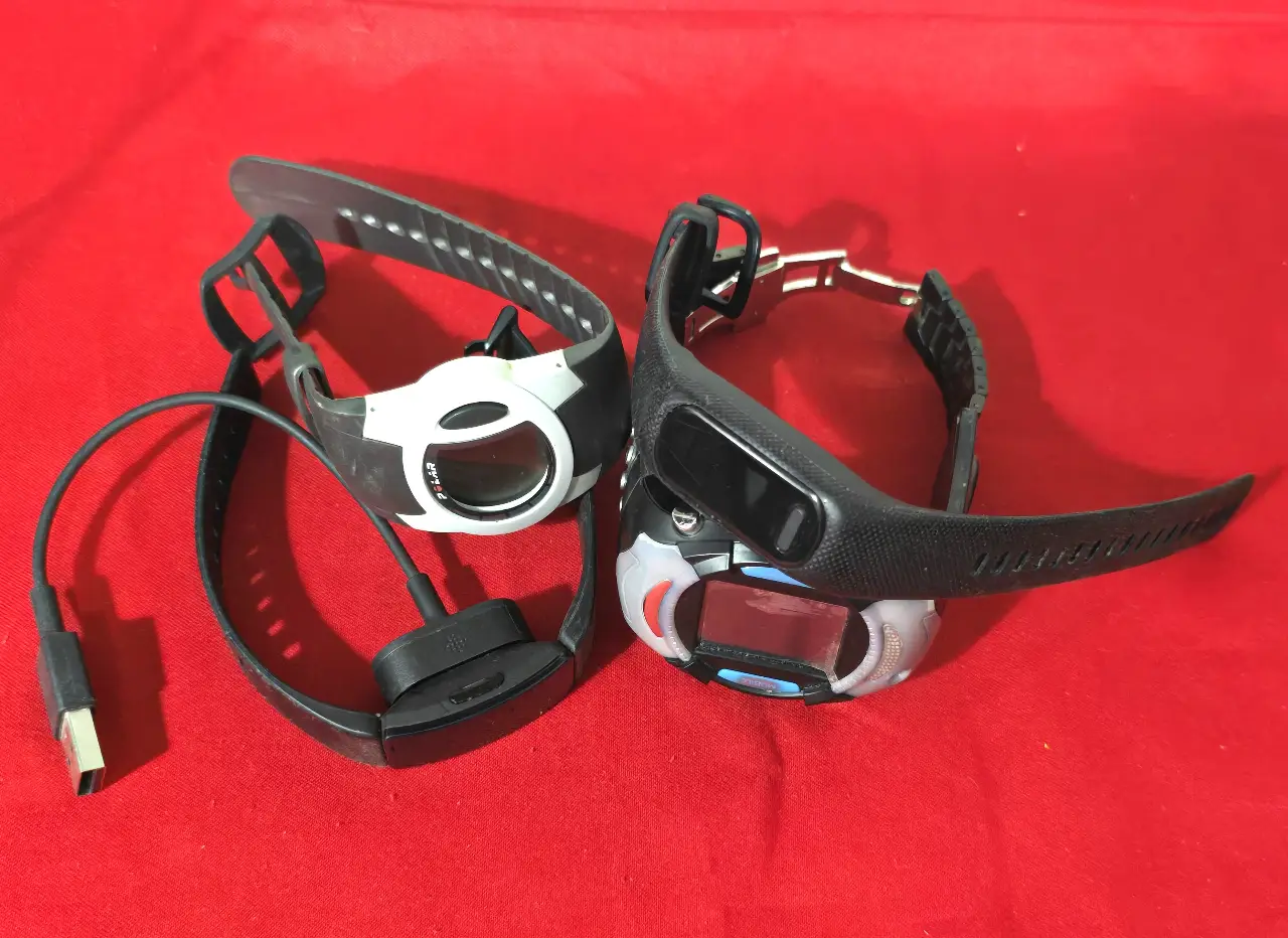 1-שעון ספורט דיגטלי 2-שעון בדיקת דופק 3-צמידים כושר חכם 2