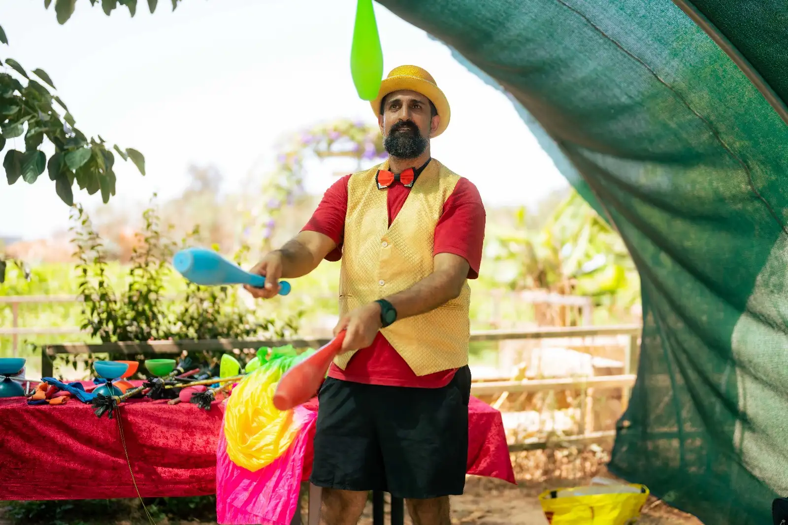 מופע קרקס לקטנטנים (גילאי 3-7)