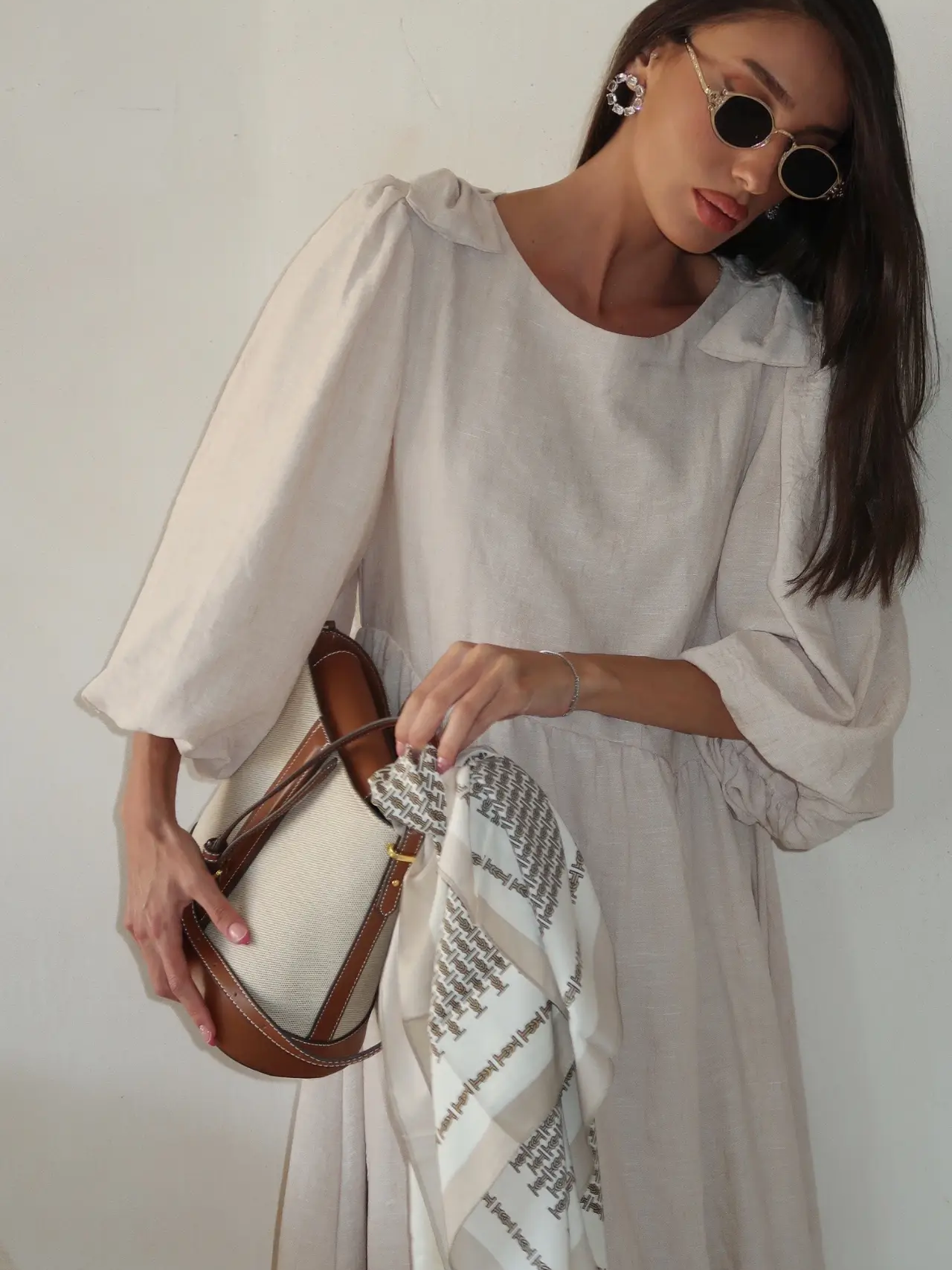 שמלת פפיון בז'