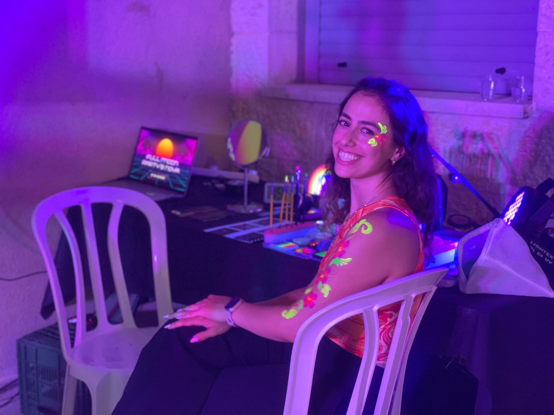 מה זה ציורי פולמון ולמה הם כובשים כל מסיבה?