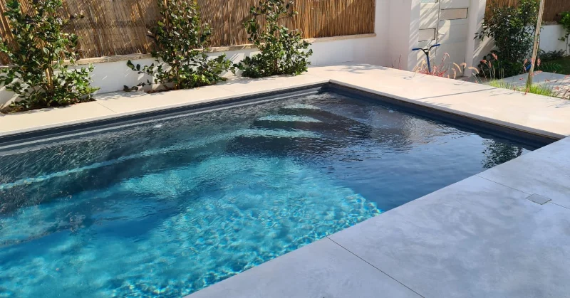 בריכת Brilliant