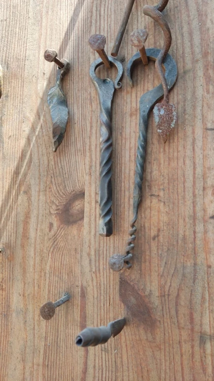 ידניות מתכת