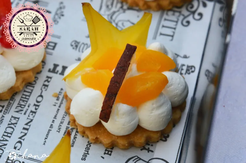 🍒מארז עוגיות בצק פריך שקדים בקישוט פירות עסיסים וטעימים 🍒