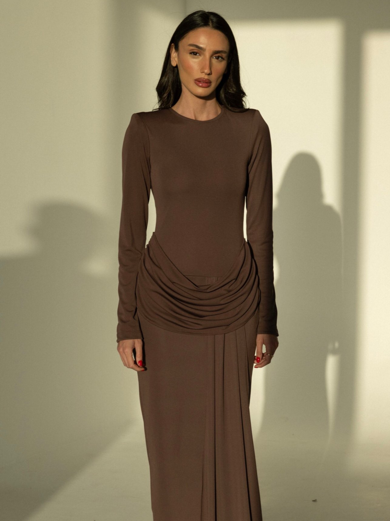 שמלת מונה חום