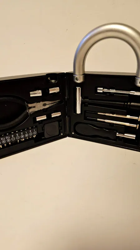 כלי עבודה איכותיים באריזת מנעול