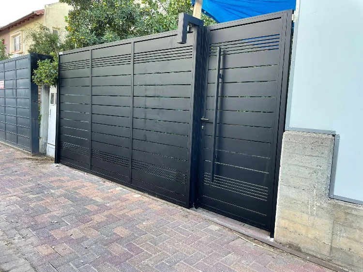 שער כניסה אלומיניום מרווח 