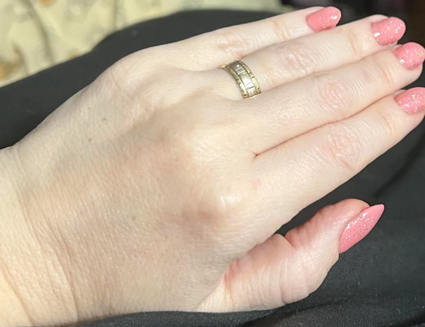 מניקור לק ג'ל