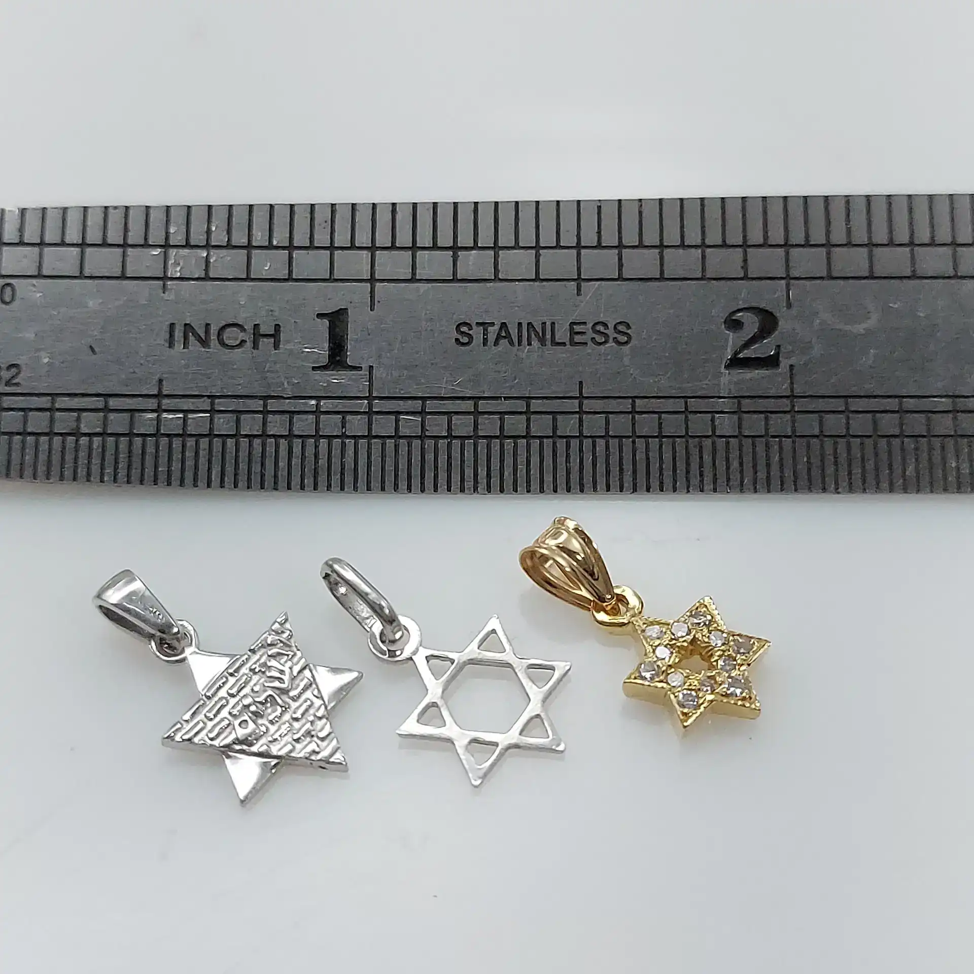 תליון מגן דוד קטן קלאסי 14K