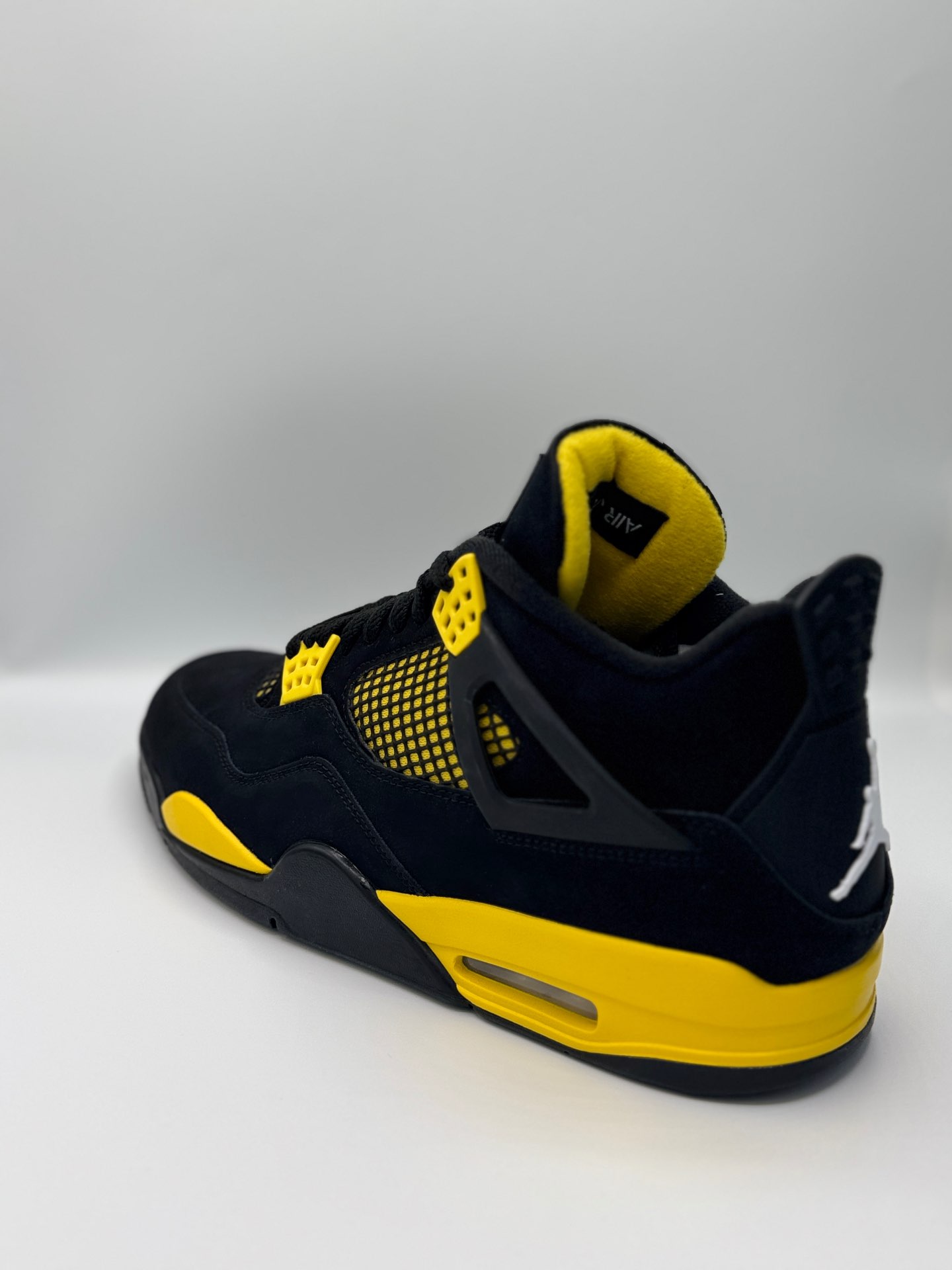 Jordan 4 Retro “ Yellow Thunder”