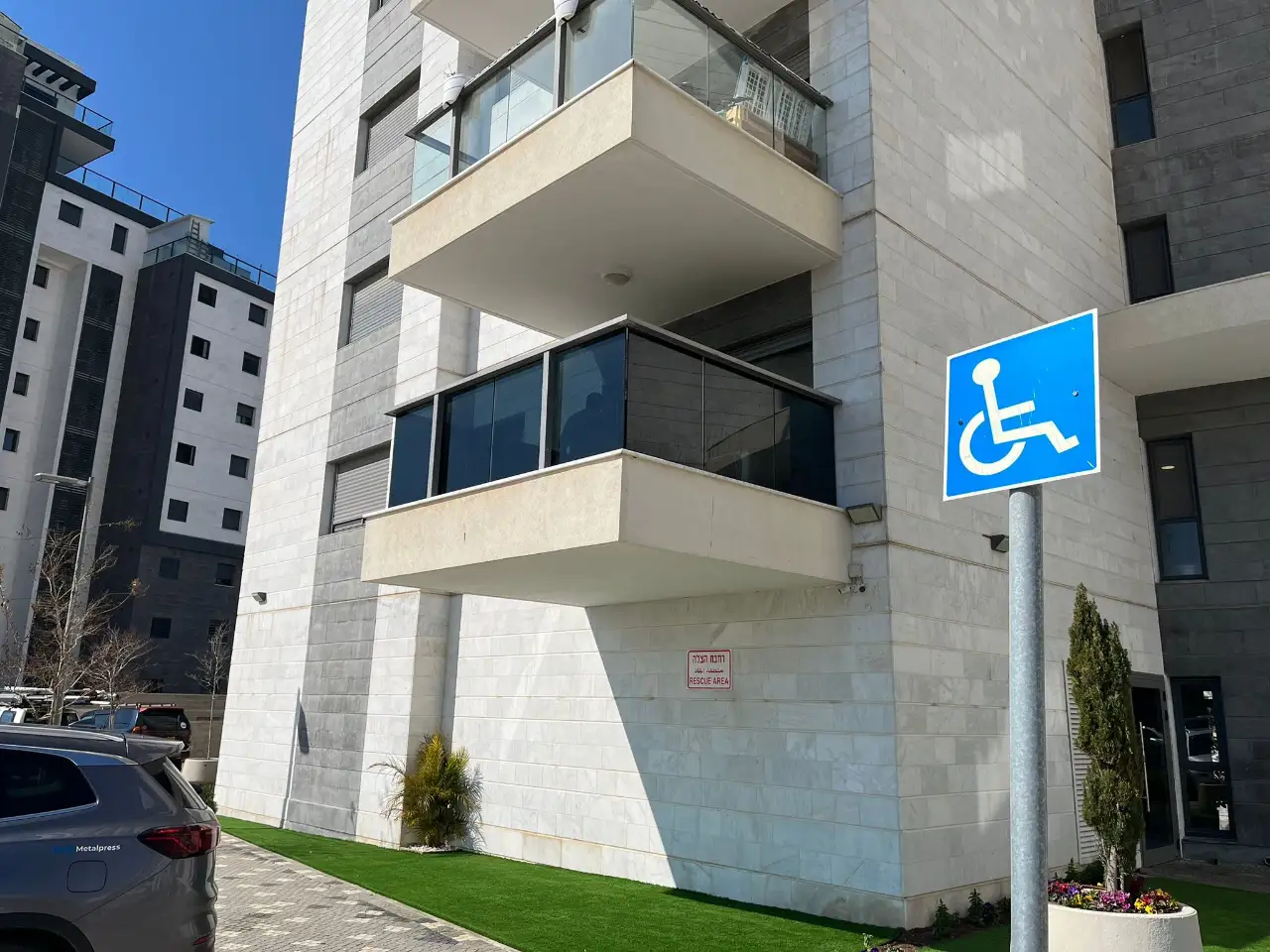 ציפוי זכוכיות והצללה