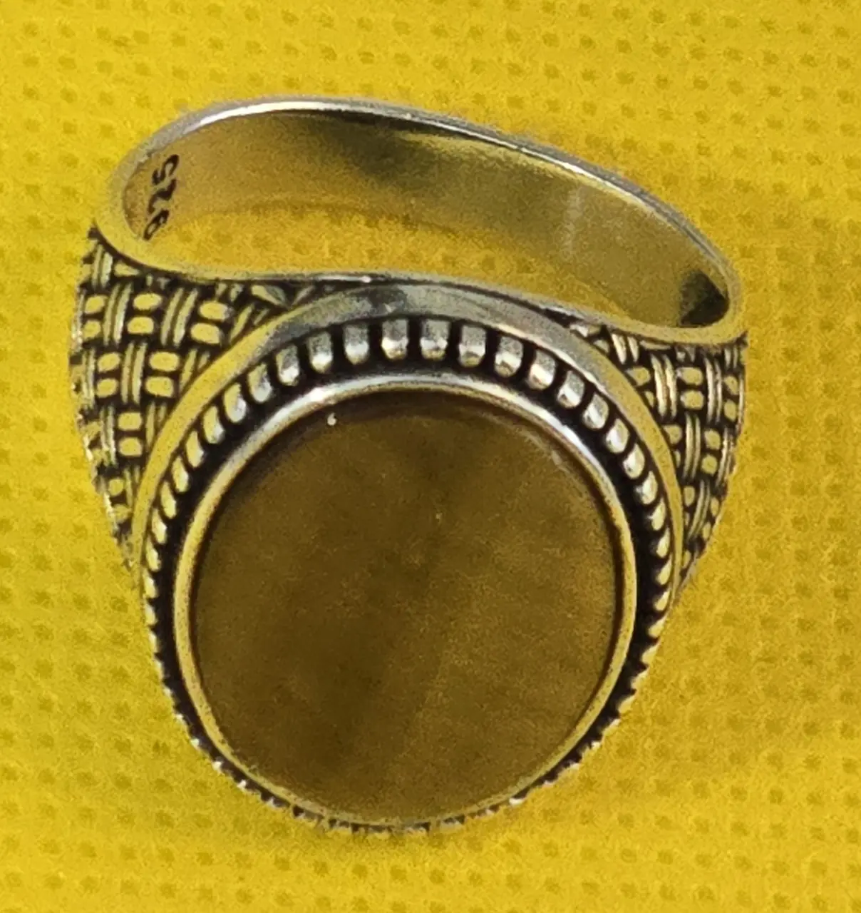 טבעת כסף וינטג' איכותית, גדולה ומרשימה. חתומה 925. מידה: 12.5 משקל: 10.1 גרם אורך מקסימלי האלמנט הקדמי כ- 24 מ"מ שבוץ אבןם עין הנמר