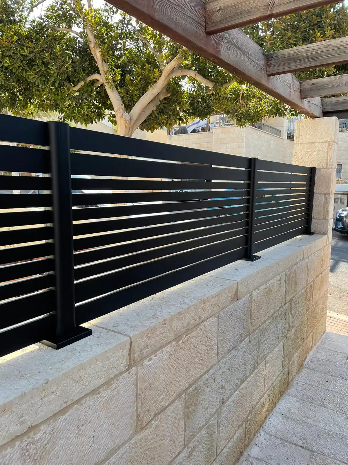 גדר שילוב לוחות
