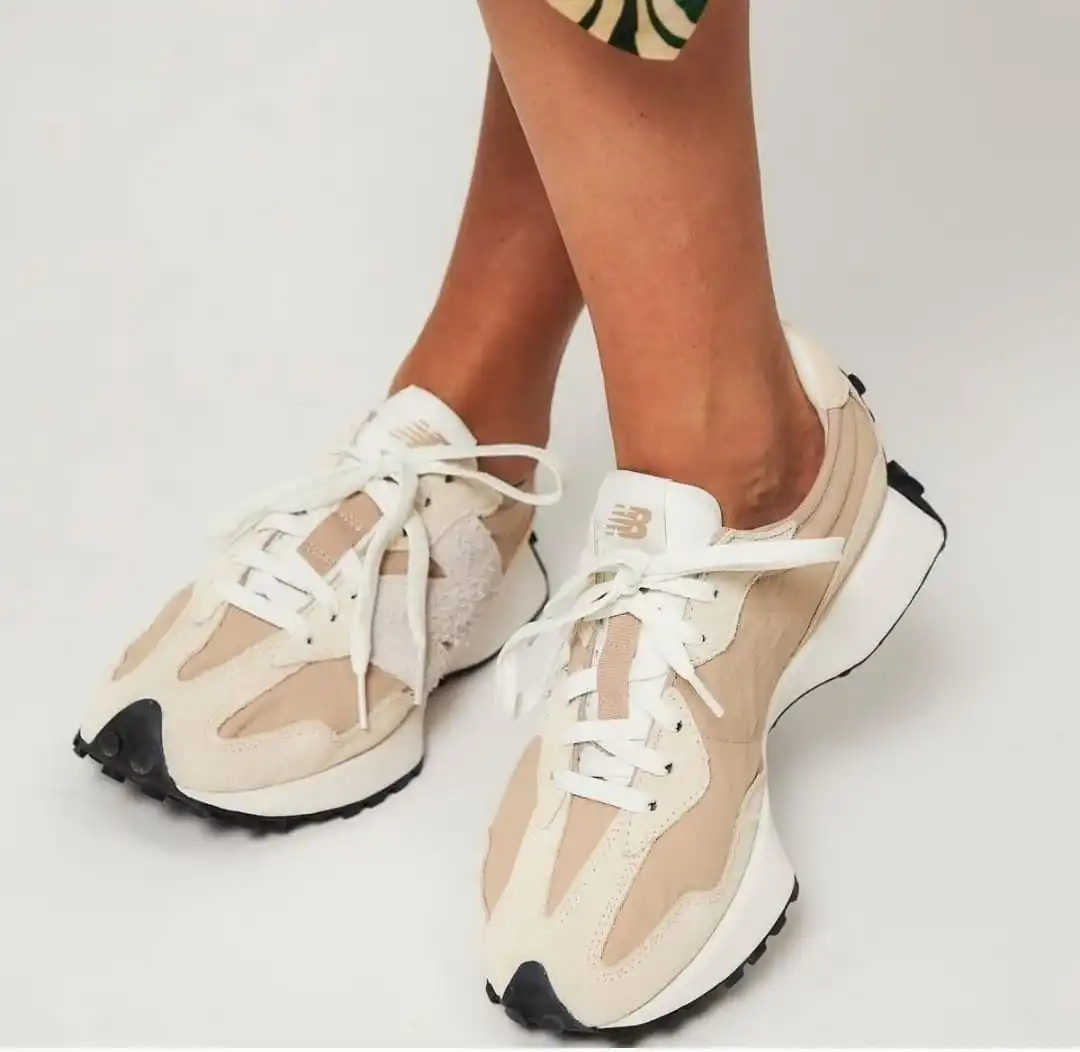 ניו באלאנס חום-לבן