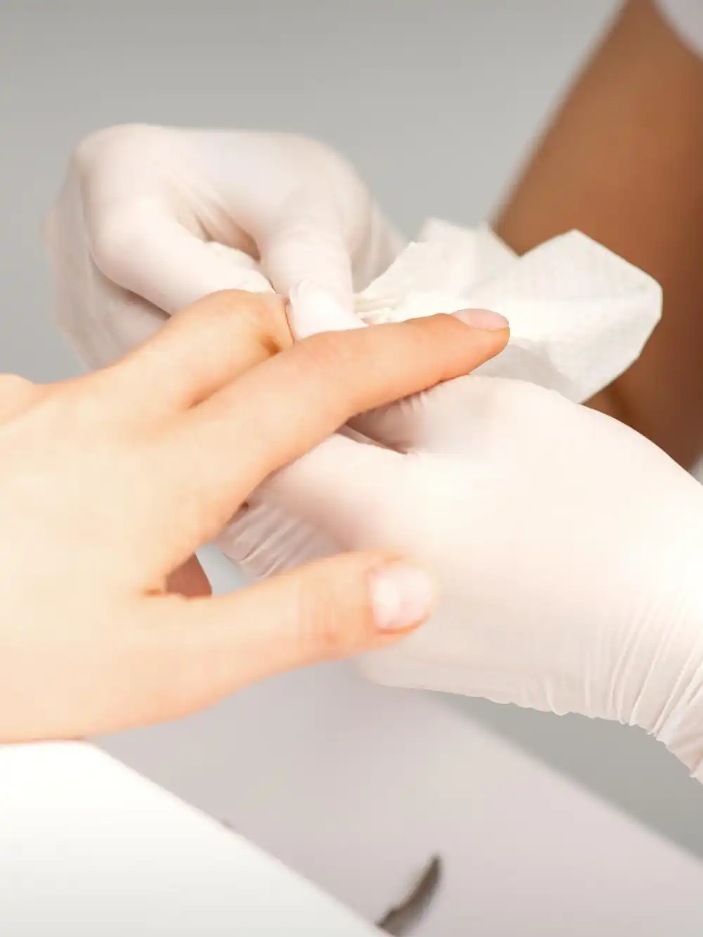 ציפורניים - מניקור והסרה