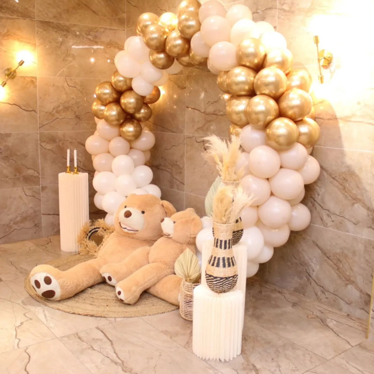 צילום סטילס/מגנטים + עמדת צילום + קיר בלונים/קיר פייטים