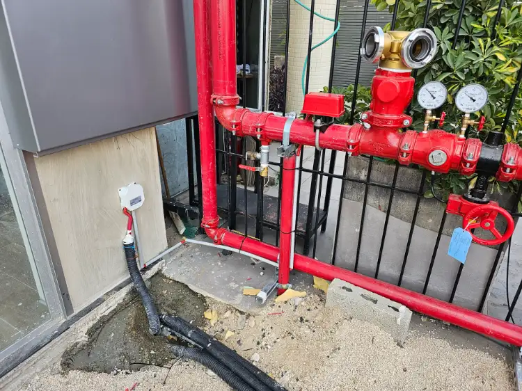 תיקון והתקנת מערכות גילוי אש/עשן