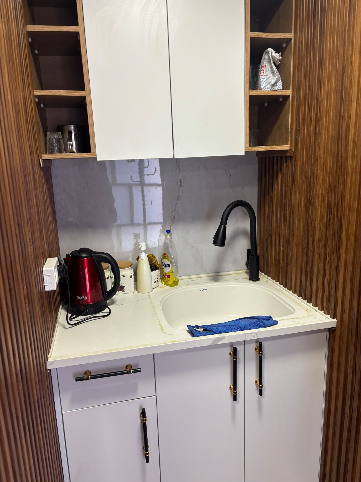 הבקתה בחווה B”H village