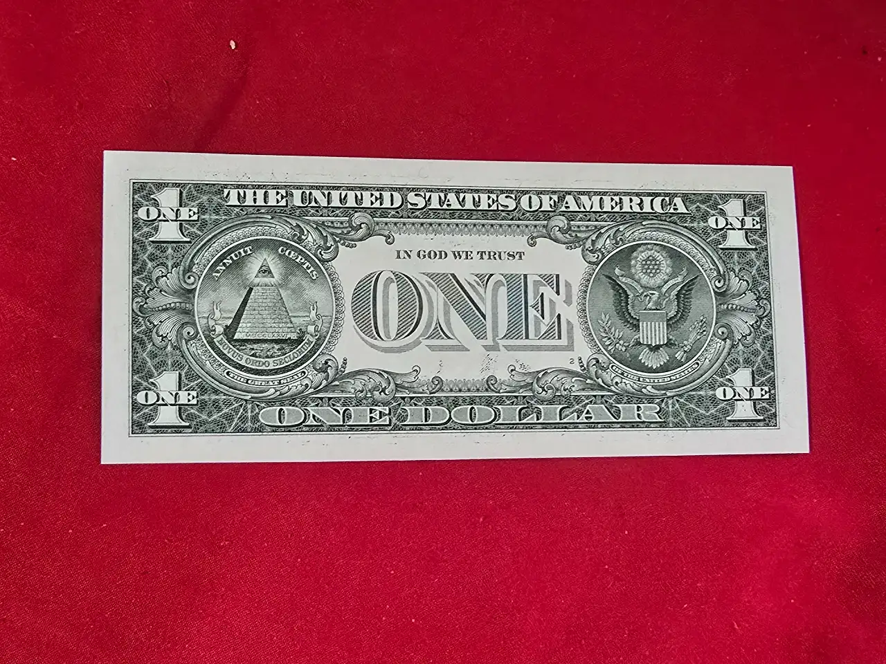 שטר דולר רגיל! עם דמותו של אלוויס פרסלי בצעירותו!