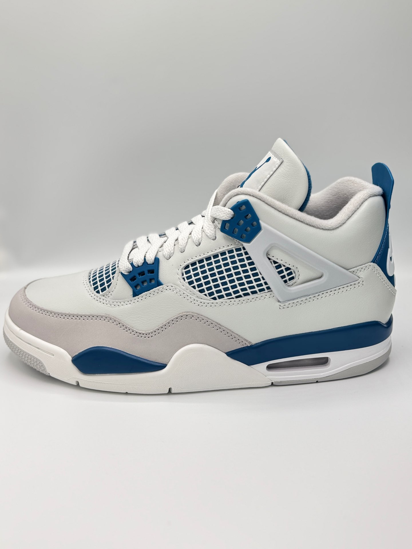 Jordan 4 Retro“ Military Blue”