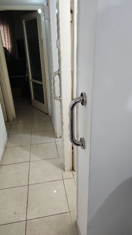 התקנת אביזרי פרזול ומוצרי נוי 