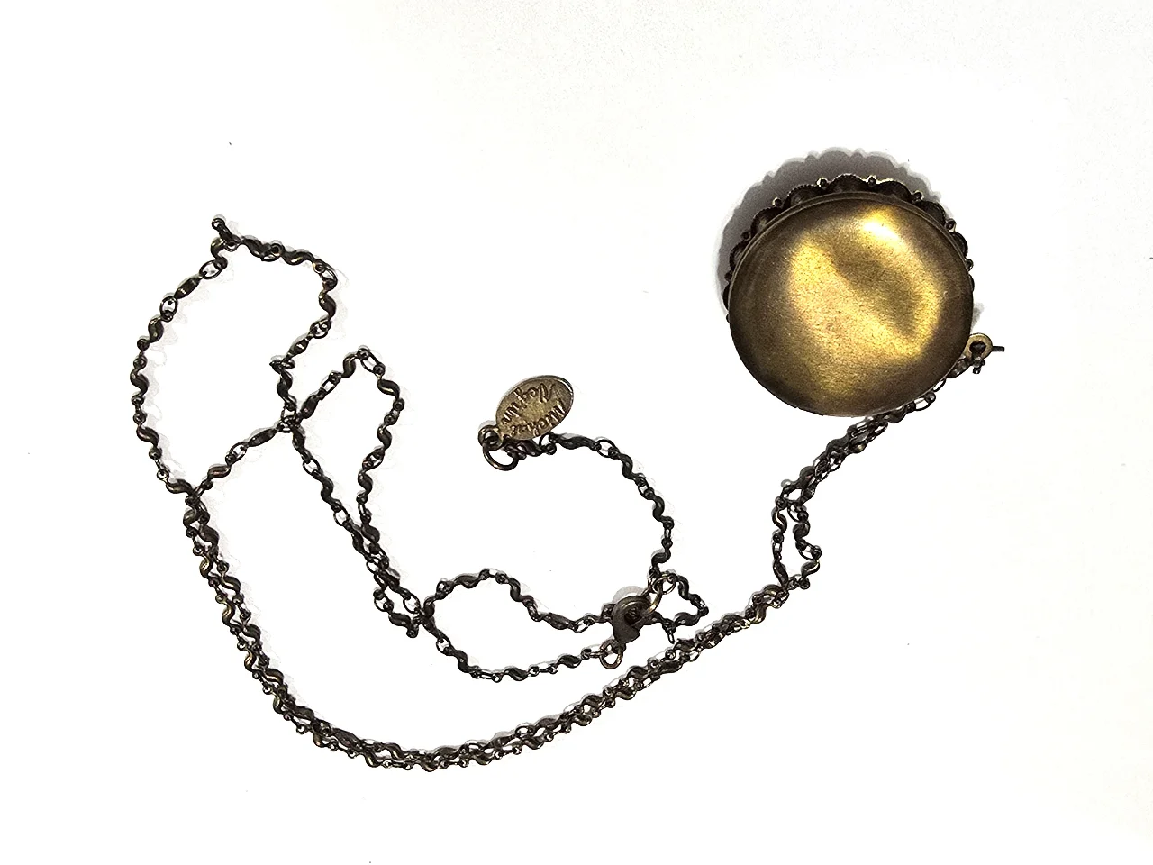 שרשרת עם תליון לוקרא של מיכל נגרין שבוץ אבני סברובסקי ואמיאל עם ורדים