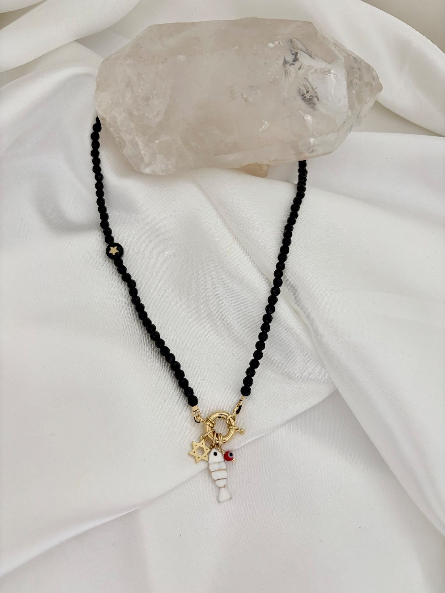 שני – שרשרת מאבני אוניקס שחורות