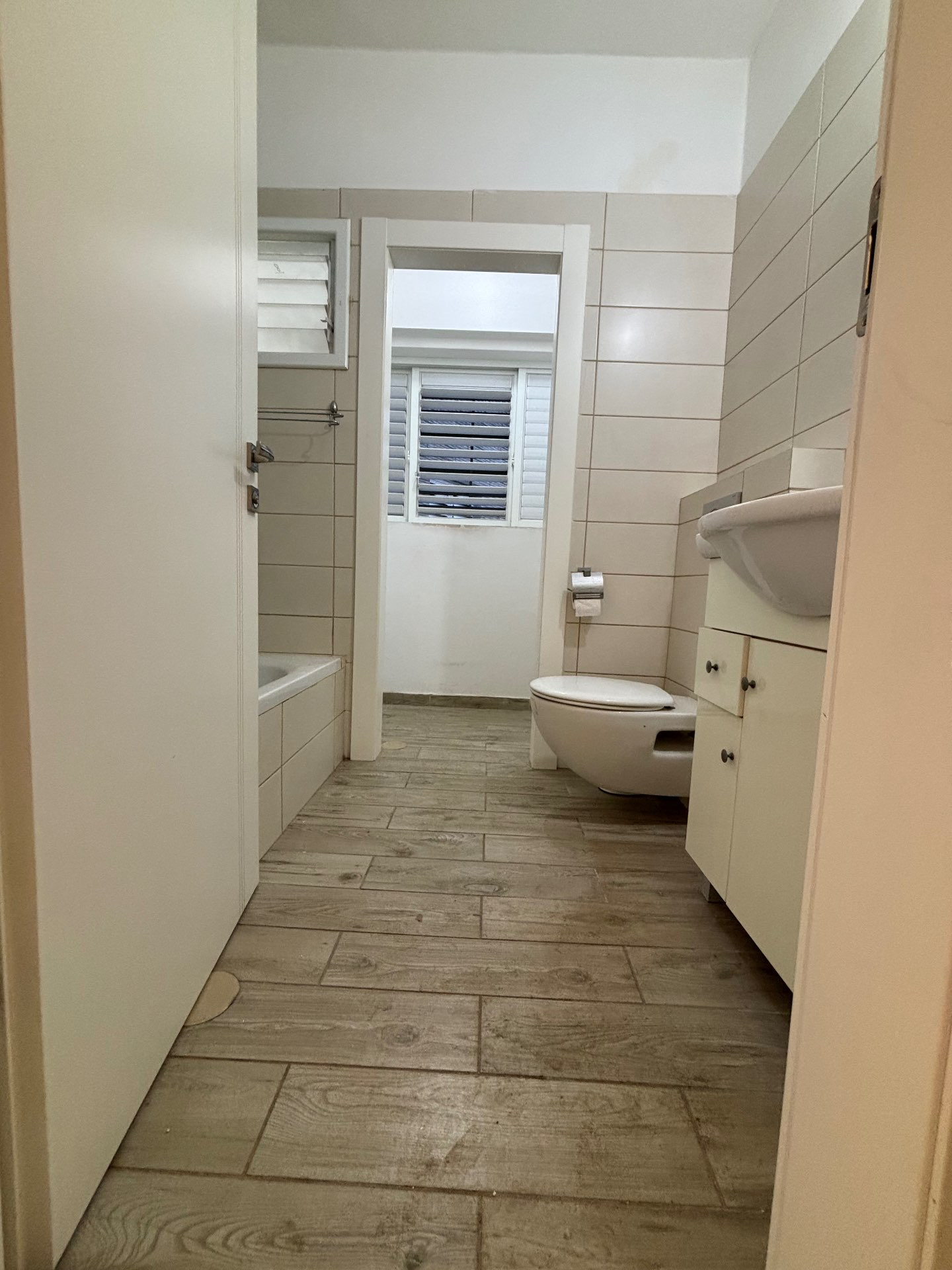 למכירה בפתח תקווה - רחוב הרצל 12