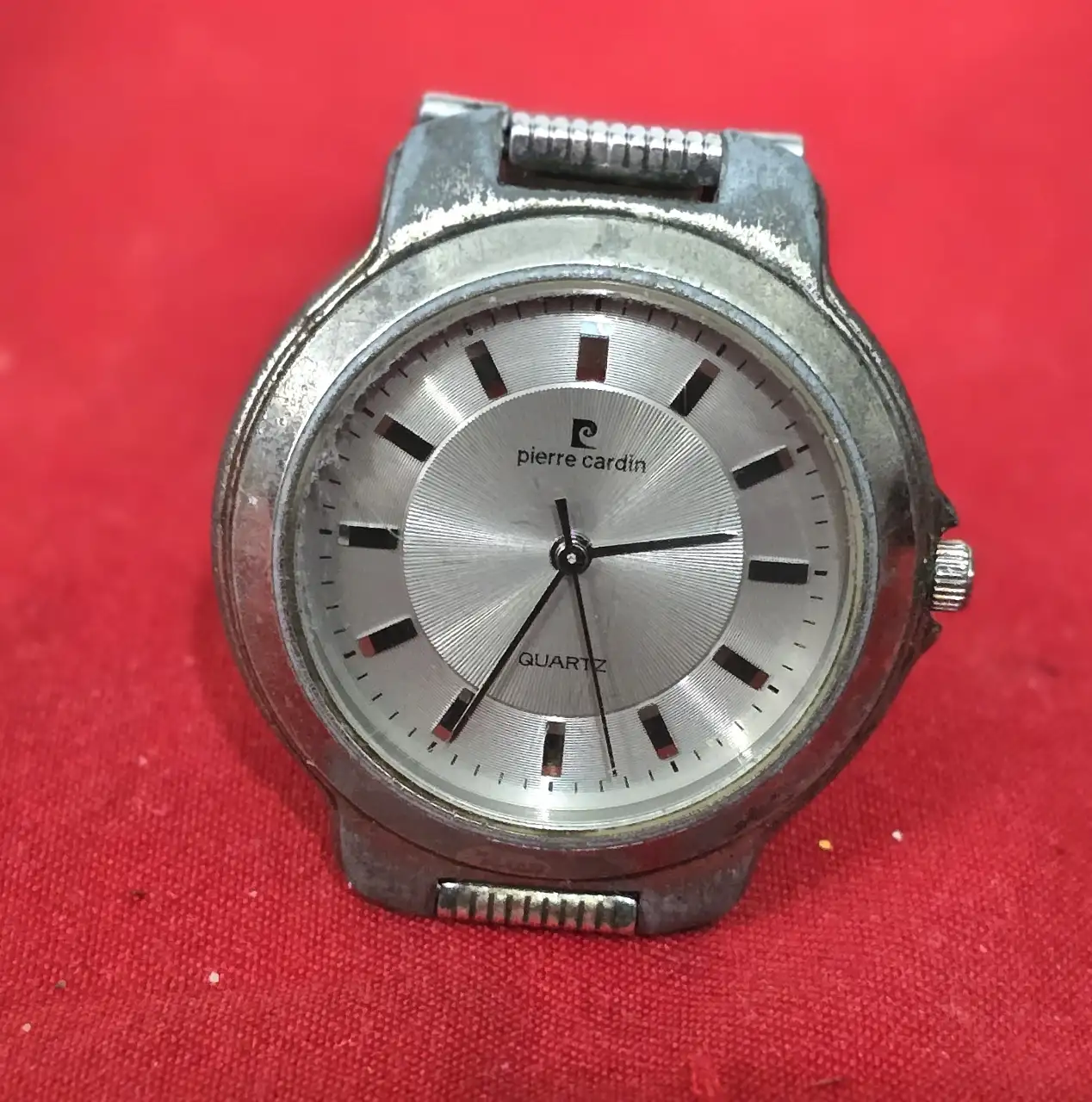 שעון יד יוניסקס שעון וינט'ג המותג פייר קראדן (Pierre Cardin) השעון במצב עבודה חוסר בסוללה