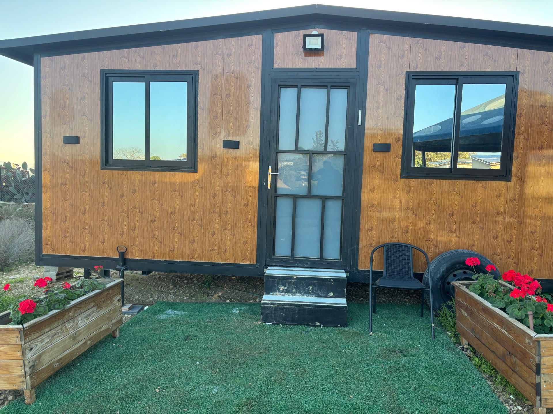 הבקתה בחווה B”H village