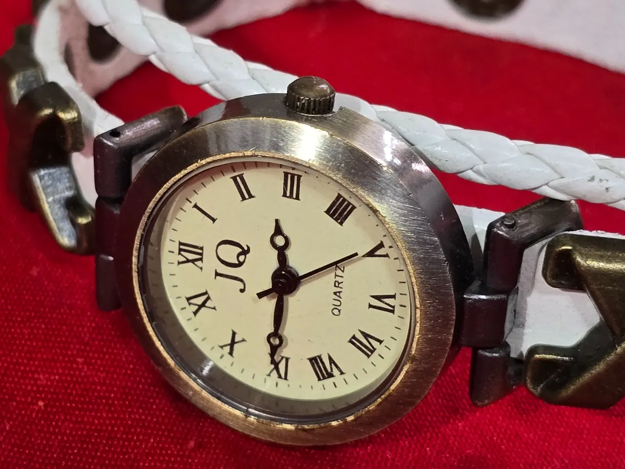 שעון יד חדש לנשים שעון אופנה חסרה סוללה תתחדשי שעון יפיפה