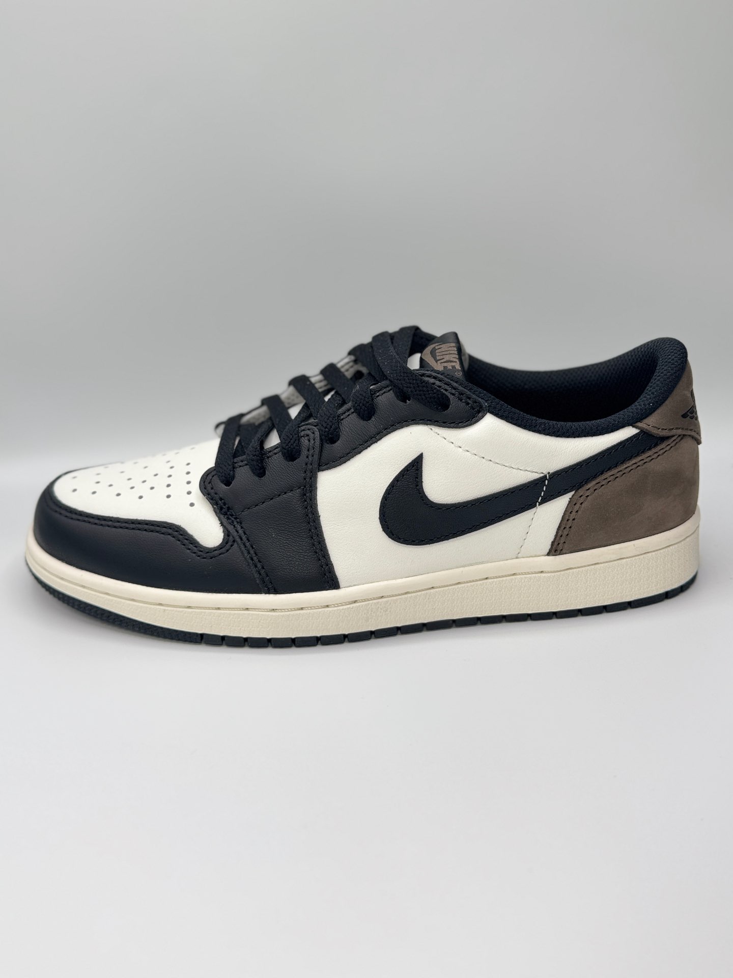 ״Jordan 1 Retro Low OG “Mocha