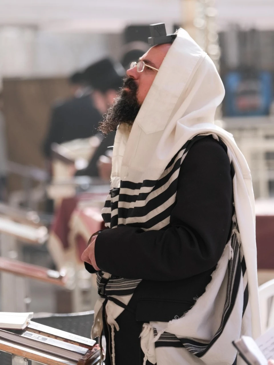 כל כמה זמן צריך לבדוק תפילין ומזוזות?