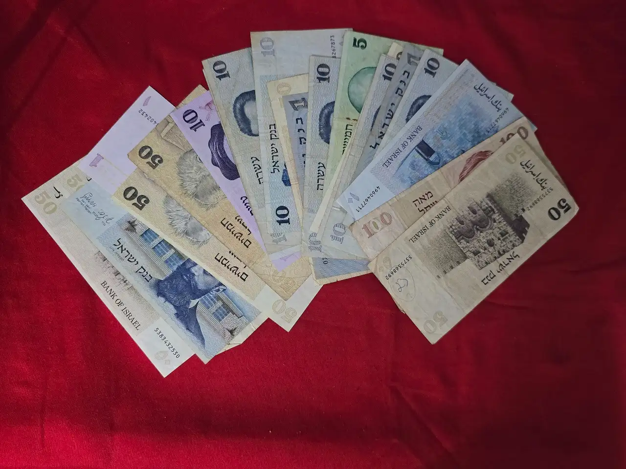 לוט של 24 שטרות ארץ ישראל שנים מוקדמות מצבים שונים