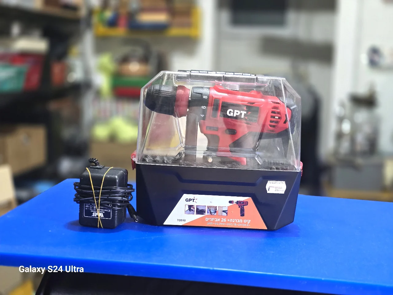 מקדחה\מברגה  חדשה במצב עבודה (יש חוסר במטען)