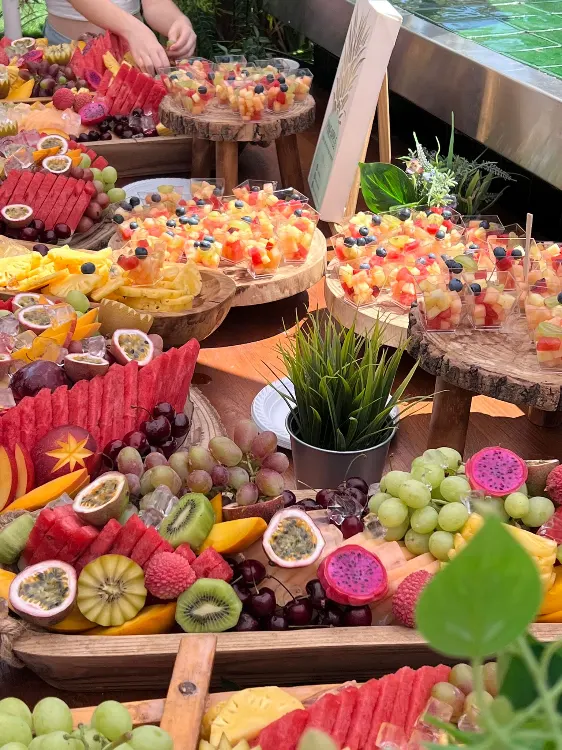 בר פירות מושקע