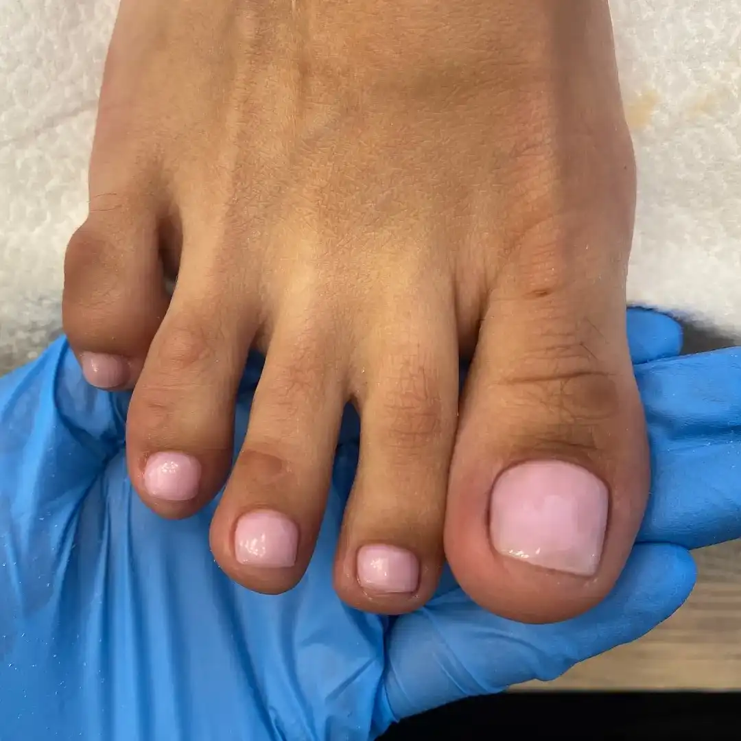 פדיקור מלא עם לק ג׳ל