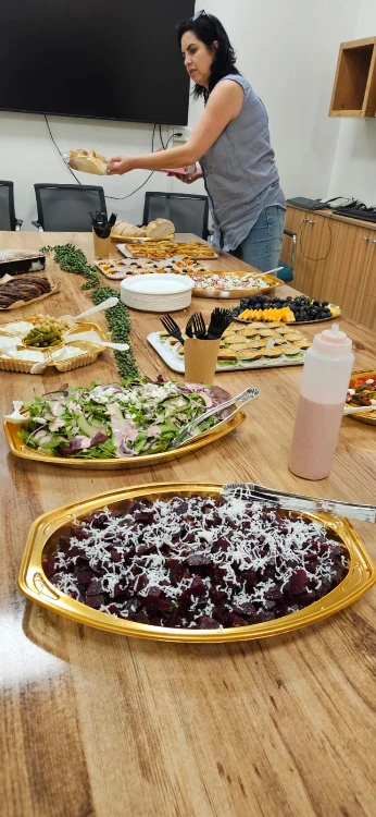 מגשי אירוח יוקרתיים