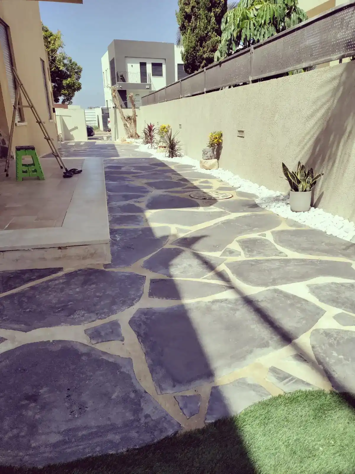 עבודות אבן טבעית- טרסות וריצוף חוץ