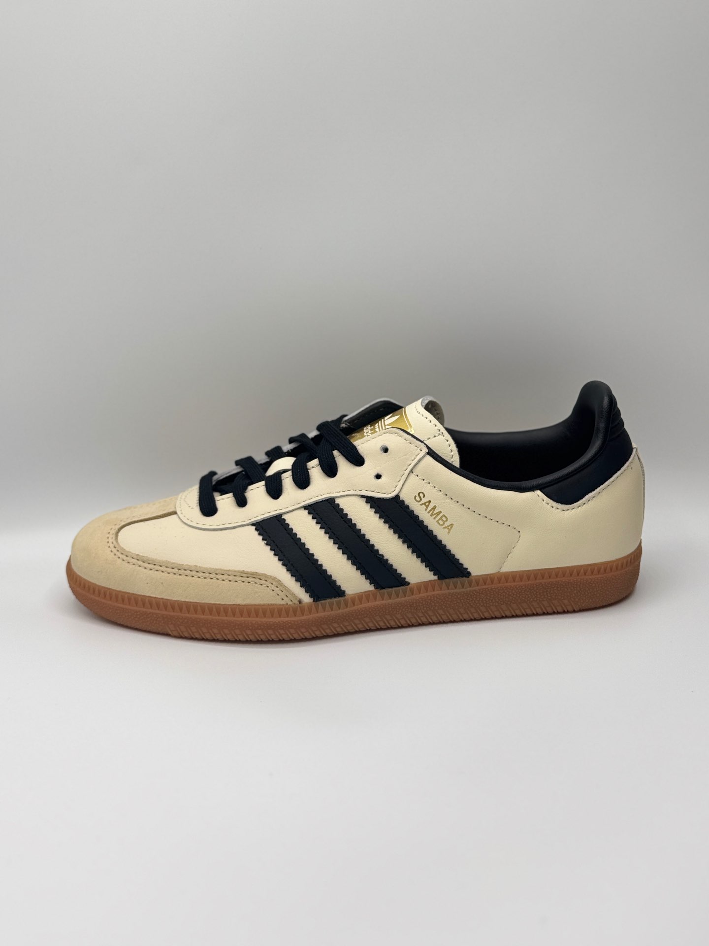 “Adidas Samba OG “Cream Whire Sand Strata