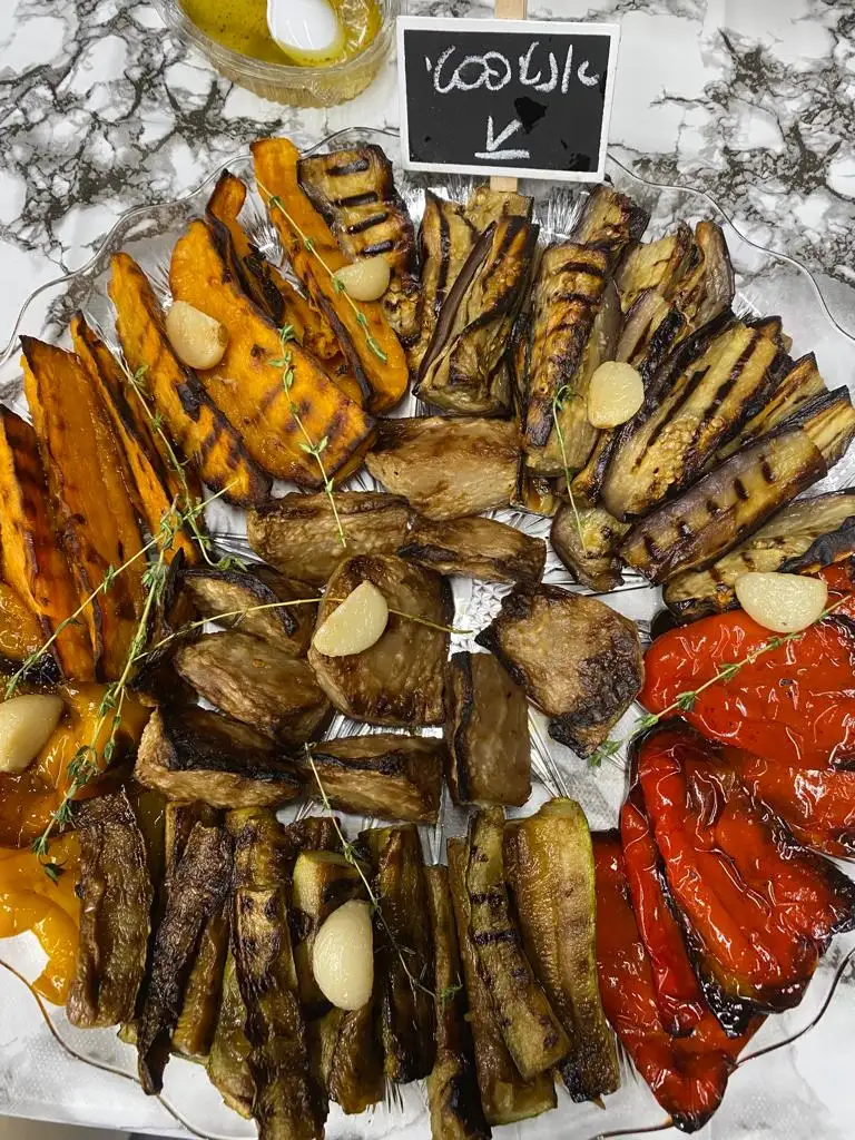 מגשי אירוח מיוחדים לאירועים