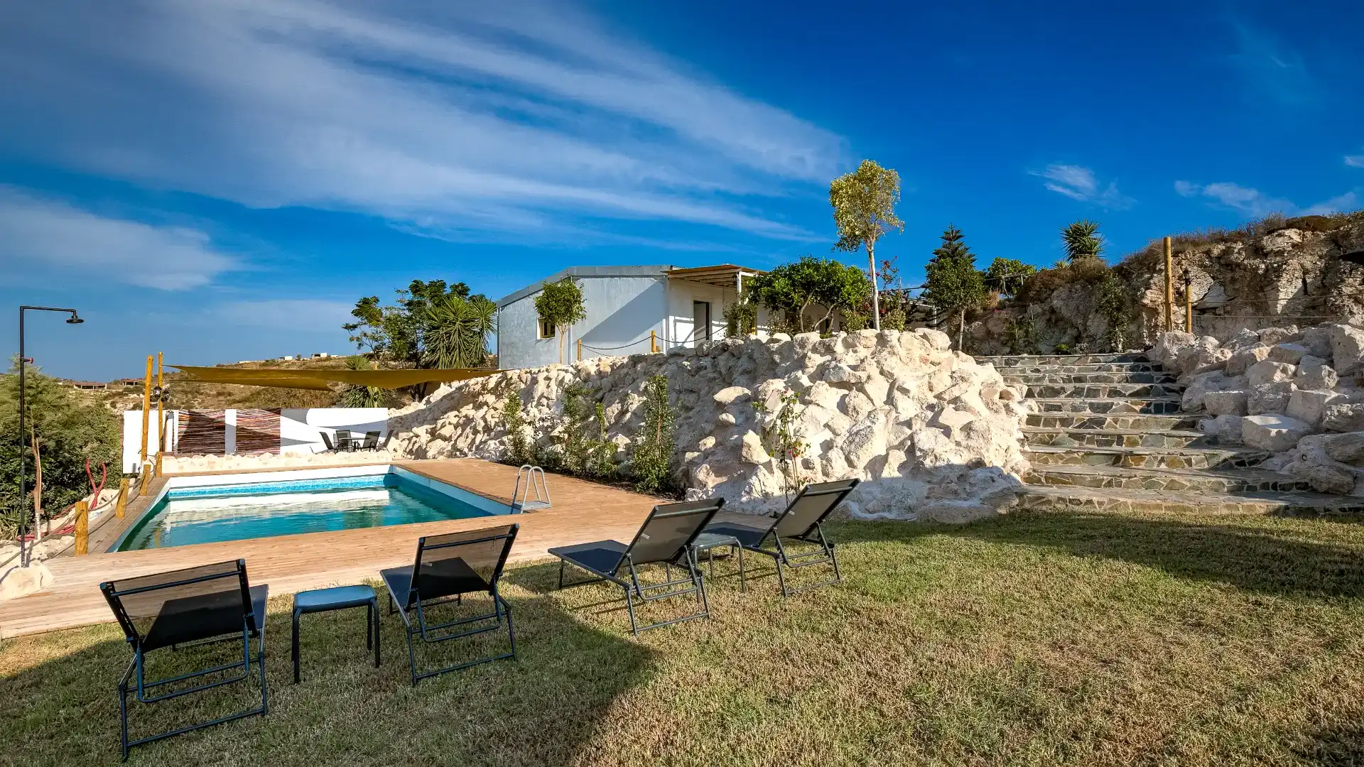 עבודות אבן טבעית- טרסות וריצוף חוץ