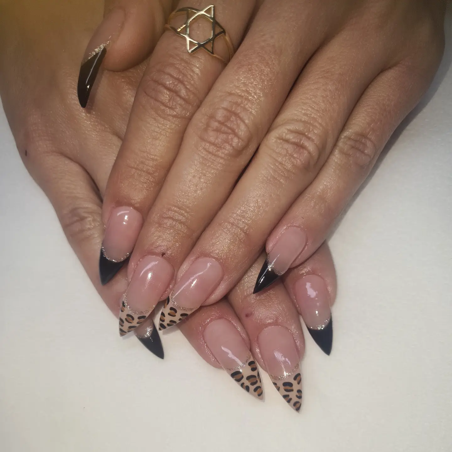 מילוי באקריל