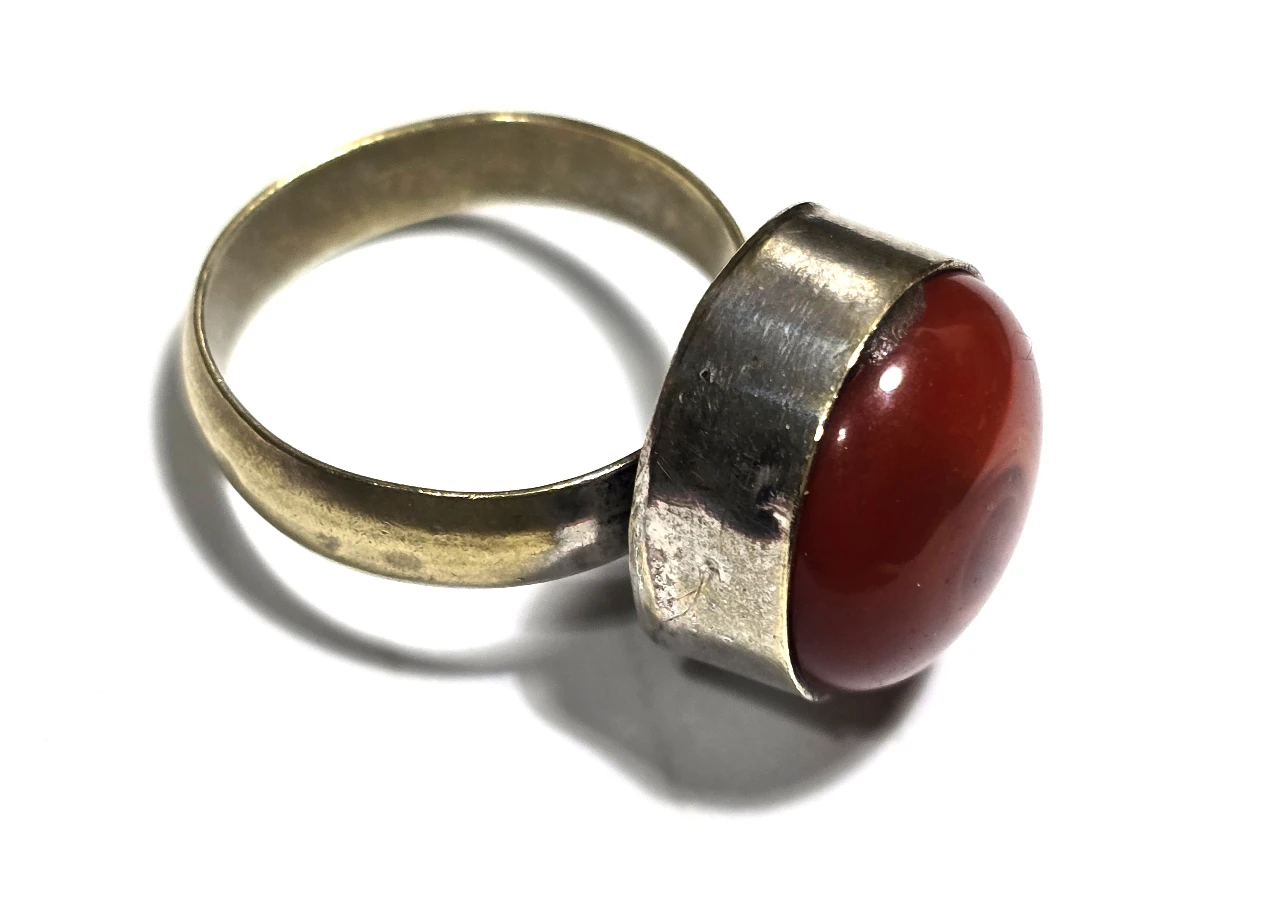 טבעת כסף (הכסף אך ורק מסביב לאבן) האבן קוריליאן מידה 8