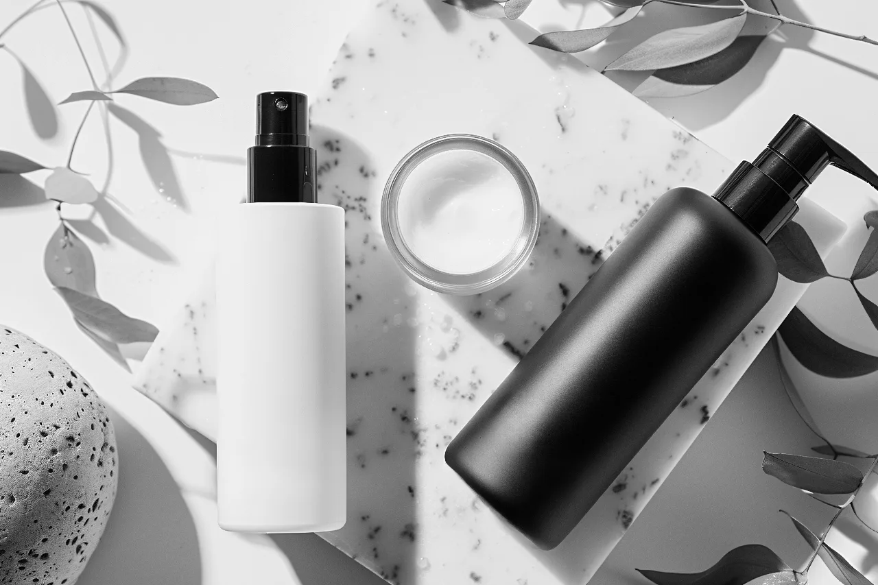 טיפול בבעיות עור בתל מונד – הסתכלות רחבה על בריאות העור