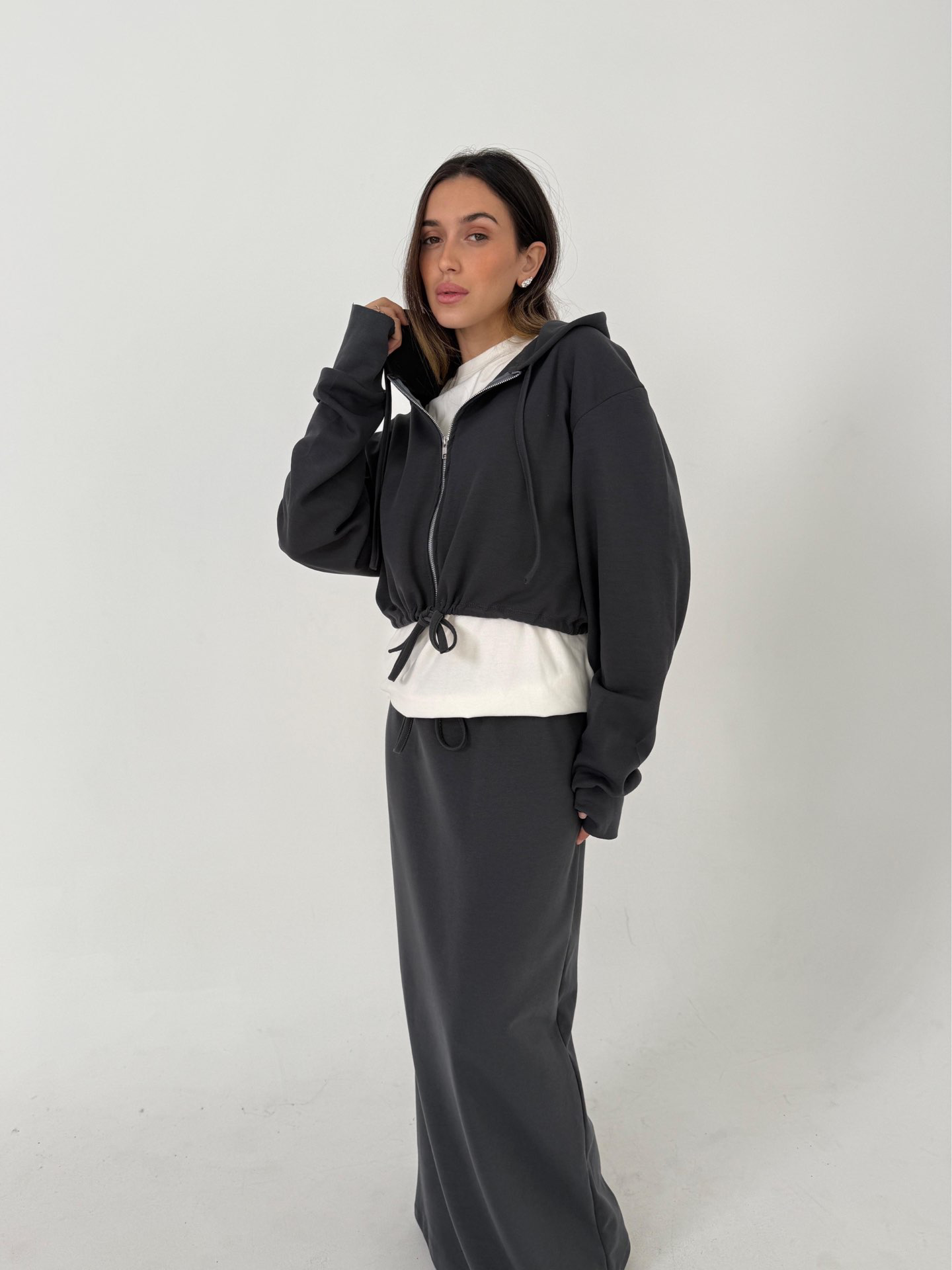 חליפת קפוצון שחר אפור